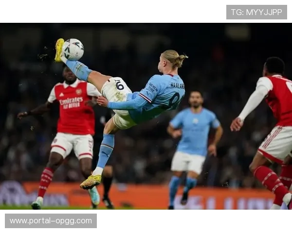 哈兰德罚丢点球后头球救赎,赛季14球领跑五大联赛